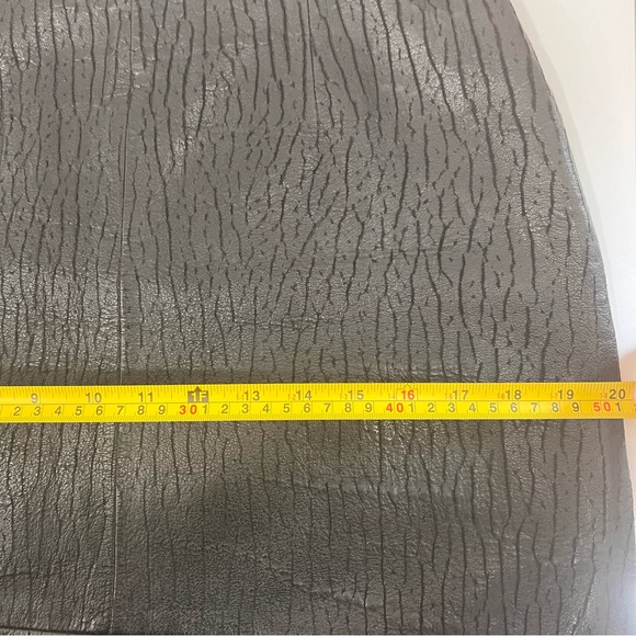 Gandalf Vintage 1970s 100% Leather Textured Midi Skirt, Black A-line Slit, 10 - Picture 9 of 10